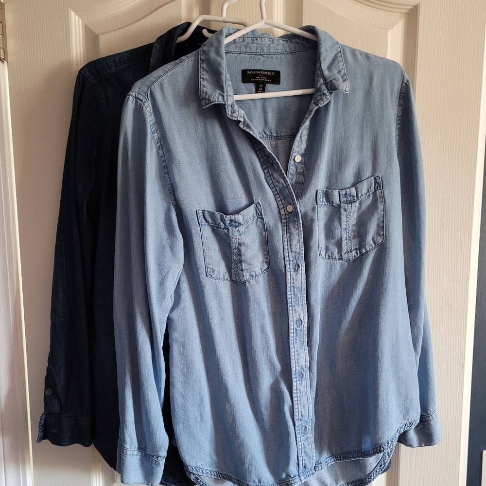 2 banana republic buttons ups